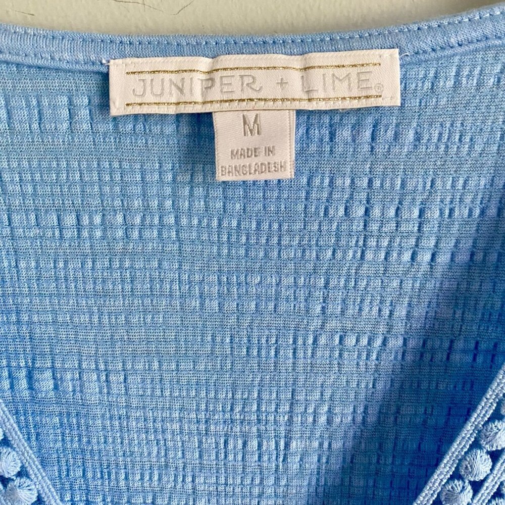 Juniper + Lime Light Blue Detailed Neckline Sleeveless Top Women's Medium NEW - Picture 7 of 9
